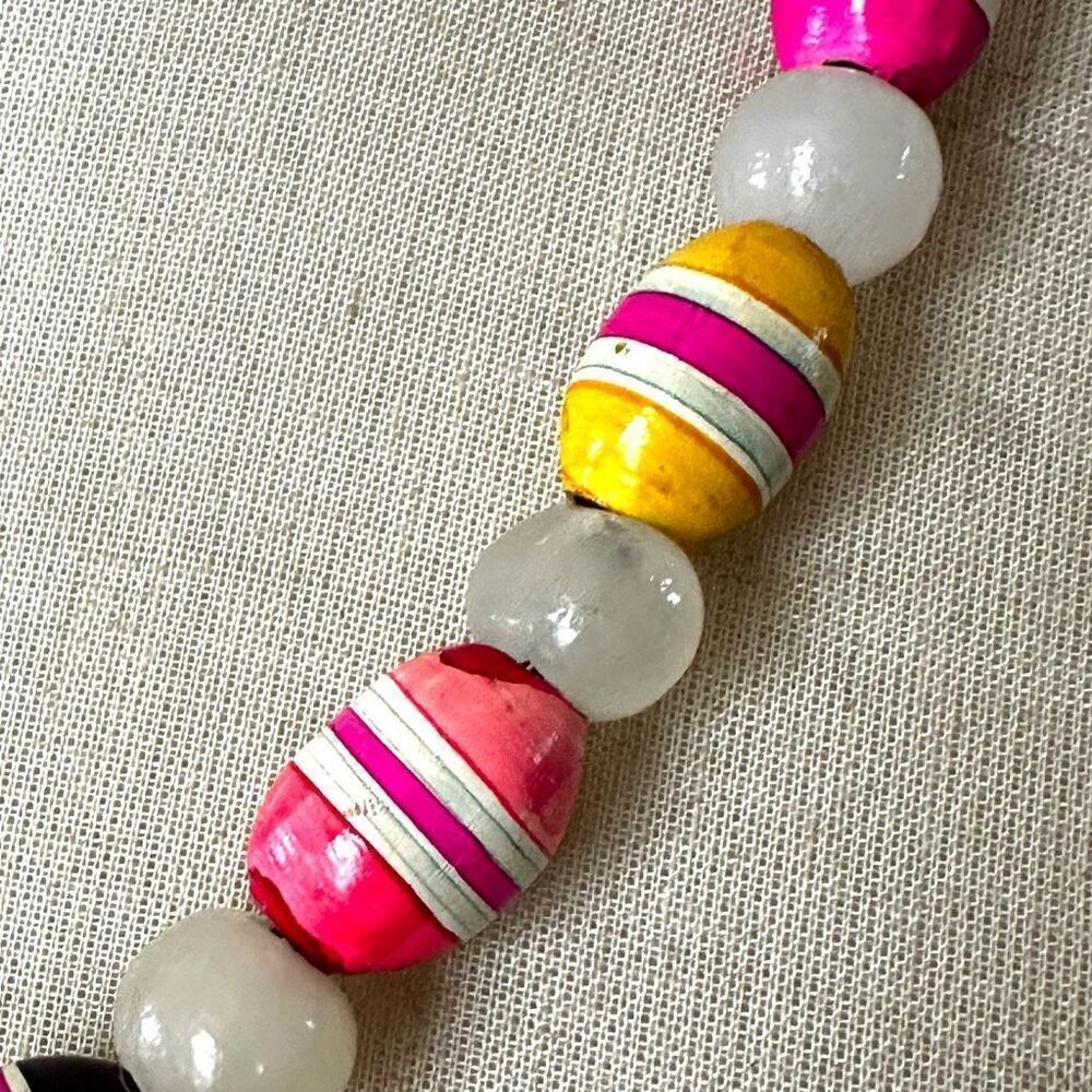 Colorful beaded necklace - Picture 2 of 7